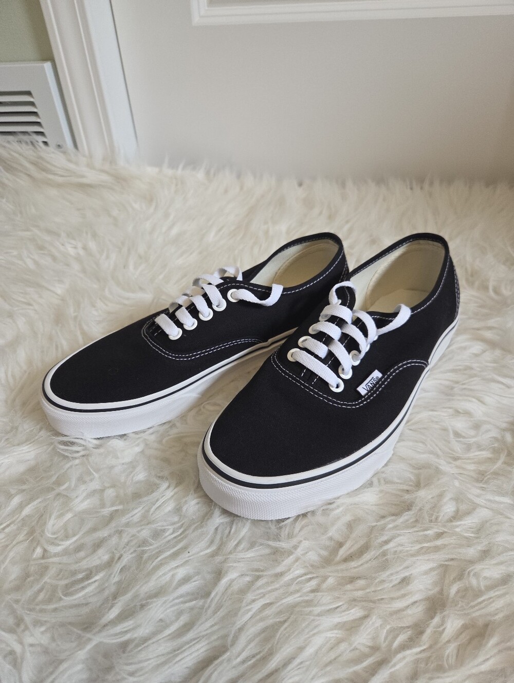 Vans Authentic Low-Top Sneakers in Black NWOT